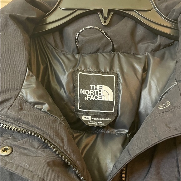 The North Face Women's Hyvent Down Puffer Jacket in Black - Size M - Picture 2 of 11